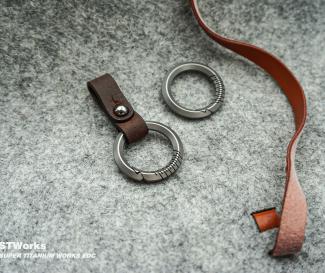 Round EDC Titanium Keychain Keyring with Leather Belt